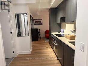 5-205 Lakeview Ave in Toronto, ON - Building Photo - Building Photo