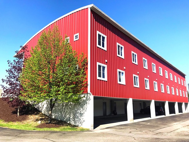 Venlo Place Apartments in Big Rapids, MI - Building Photo - Primary Photo