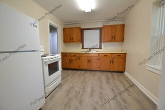 120 E North St, Unit B3 in Manhattan, IL - Building Photo - Building Photo