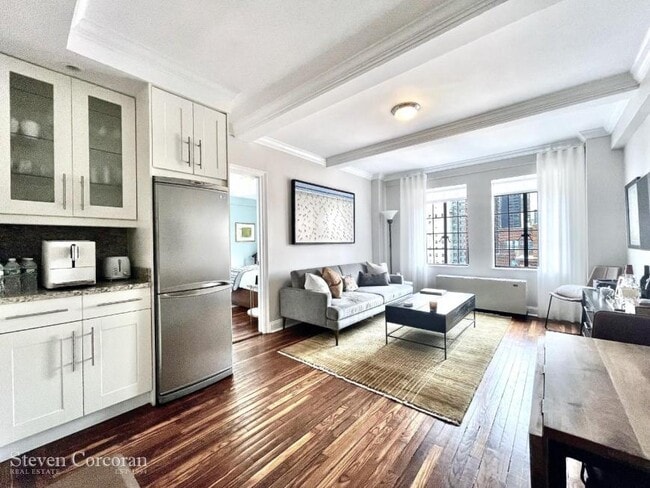 property at 5 Tudor City Pl