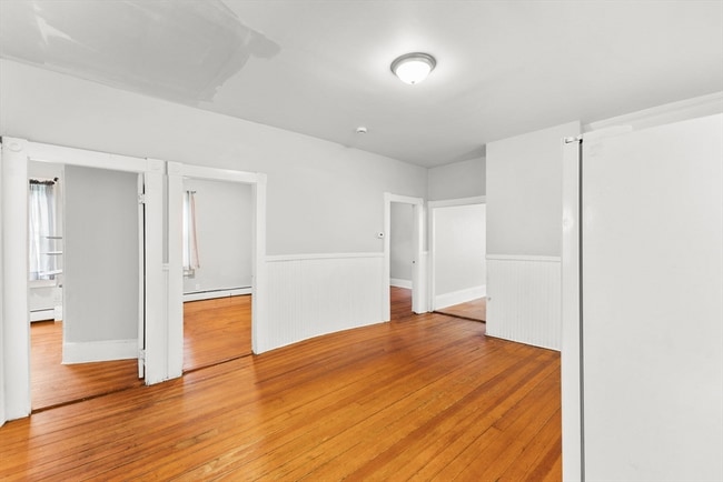 136 Nye St, Unit 1 in New Bedford, MA - Building Photo - Building Photo
