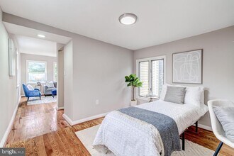 905 Duke St in Alexandria, VA - Building Photo - Building Photo