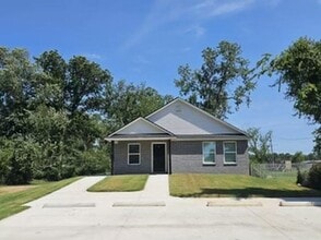 1706 N 12th St in Fort Smith, AR - Building Photo - Building Photo
