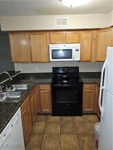 3145 E Flamingo Rd, Unit 1063 in Las Vegas, NV - Building Photo - Building Photo
