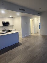 901-901 Lougheed Hwy. in Coquitlam, BC - Building Photo