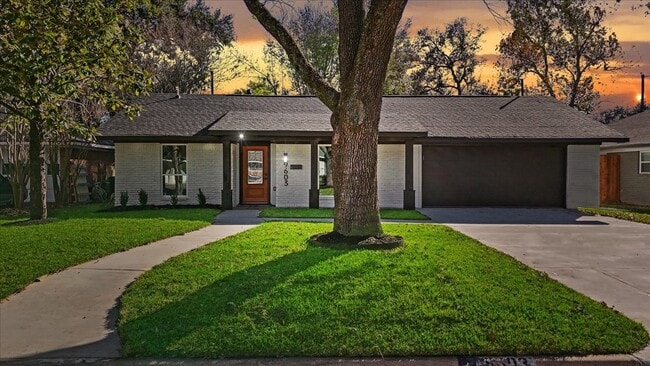 9603 Emnora Ln in Houston, TX - Building Photo - Building Photo