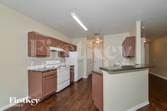 2598 N Salford Blvd in North Port, FL - Foto de edificio - Building Photo