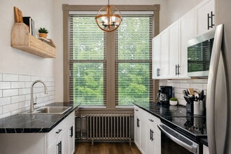 101 Algoma Blvd in Oshkosh, WI - Building Photo - Building Photo