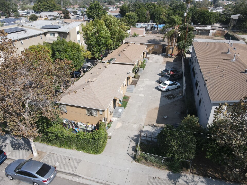 12618 S Wilmington Ave in Los Angeles, CA - Building Photo