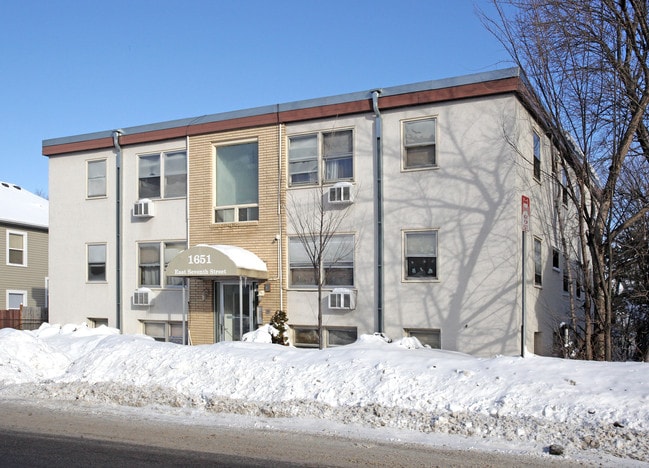 1651 7th St E in St. Paul, MN - Foto de edificio - Building Photo