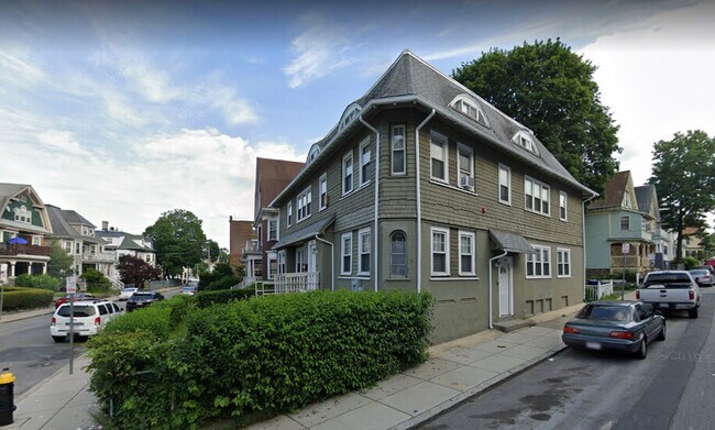 345 Seaver St, Unit #3, in Boston, MA - Foto de edificio - Building Photo