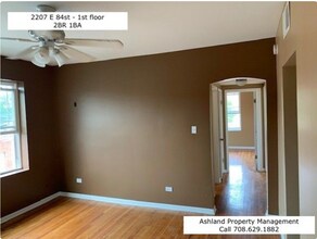 2209 E 84th St in Chicago, IL - Building Photo - Building Photo