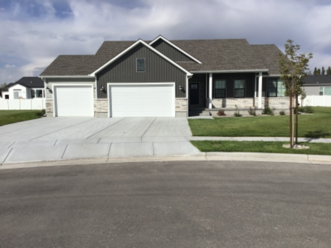 355 Tie Breaker Dr in Idaho Falls, ID - Building Photo - Building Photo
