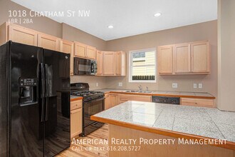 1018 Chatham St NW in Grand Rapids, MI - Building Photo - Building Photo