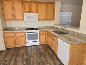 8939 Spring Peeper Ave in Las Vegas, NV - Building Photo - Building Photo