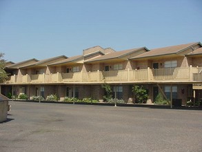 Timbers Apartments in Harlingen, TX - Building Photo - Building Photo