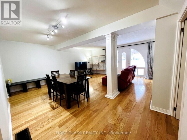 10-10 Esterbrooke Ave in Toronto, ON - Building Photo - Building Photo