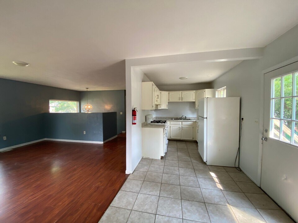 1113 Kimbark Ave in Kalamazoo, MI - Building Photo