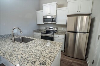 704 N Honey Locust Bnd in Fayetteville, AR - Building Photo - Building Photo