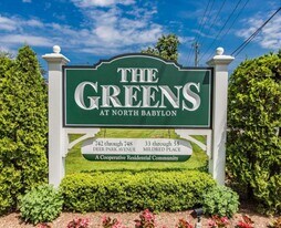 742 Deer Park Ave in North Babylon, NY - Building Photo