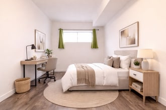 579 College St in Toronto, ON - Building Photo - Building Photo