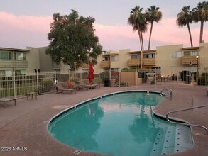 4600 N 68th St in Scottsdale, AZ - Foto de edificio - Building Photo