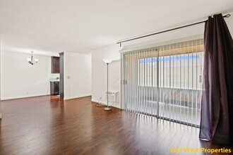 408 Civic Center Dr E in Santa Ana, CA - Building Photo - Building Photo