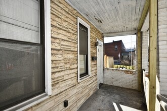 208 Pattison St in Braddock, PA - Building Photo - Building Photo