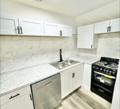 2430 E Monument St-Unit -1 in Colorado Springs, CO - Building Photo - Building Photo