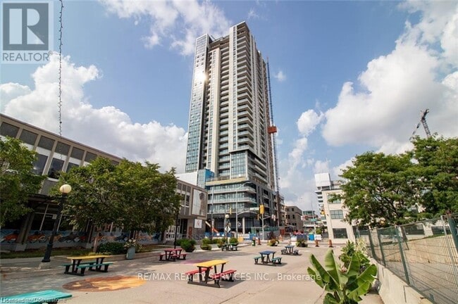 property at 60-460 Charles St W