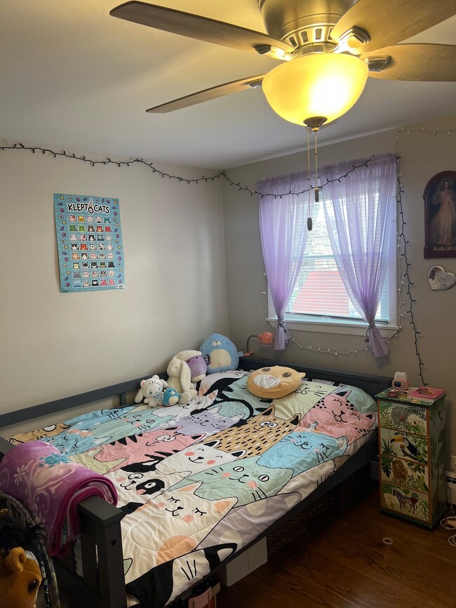 2539 N 75th Ct, Unit 2 in Elmwood Park, IL - Building Photo - Building Photo