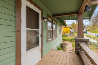 735 N 2nd St in Klamath Falls, OR - Building Photo - Building Photo