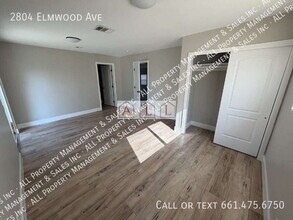 2804 Elmwood Ave in Bakersfield, CA - Building Photo - Building Photo
