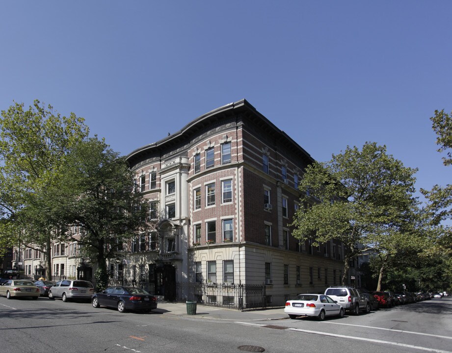 86 Prospect Park W in Brooklyn, NY - Building Photo