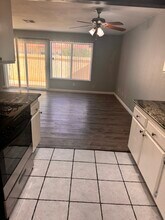 2120 El Domingo Cir in Lancaster, CA - Foto de edificio - Building Photo