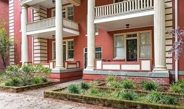 2806 Monument Ave in Richmond, VA - Building Photo - Building Photo