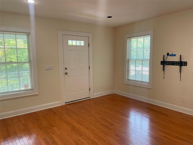 603 NY-22 in Croton Falls, NY - Building Photo - Building Photo