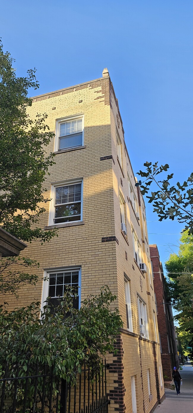 4410 N Rockwell St, Unit 4410-1 in Chicago, IL - Building Photo - Building Photo