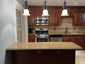 18 Eulner St in South Amboy, NJ - Foto de edificio - Building Photo