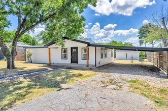 5620 Bonnie Dr in Watauga, TX - Building Photo - Building Photo