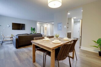 1201 S Bell St-Unit -FL9-ID1022386P in Arlington, VA - Foto de edificio - Building Photo