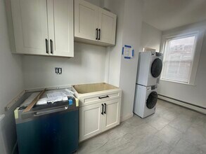57 Lubec St, Unit 4 in Boston, MA - Building Photo - Building Photo
