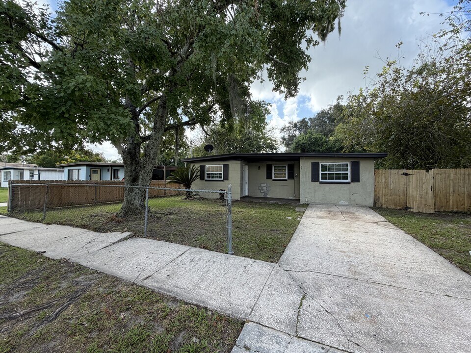 8054 Paschal St in Jacksonville, FL - Building Photo