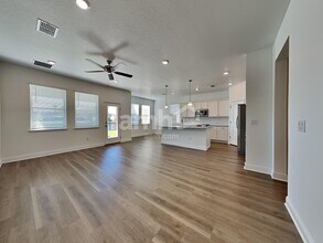 6361 Atlantic Bch Ave in Wesley Chapel, FL - Building Photo - Building Photo