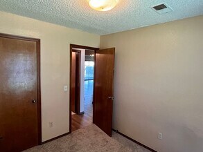 1217 Del Norte Dr in Edmond, OK - Building Photo - Building Photo