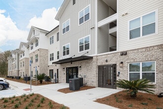 Hunters Haven Apartments in Hinesville, GA - Building Photo - Building Photo