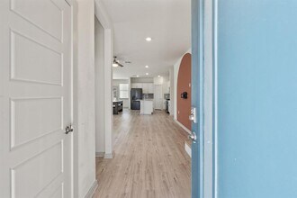 13720 Bavarian Forest Dr in Pflugerville, TX - Building Photo - Building Photo