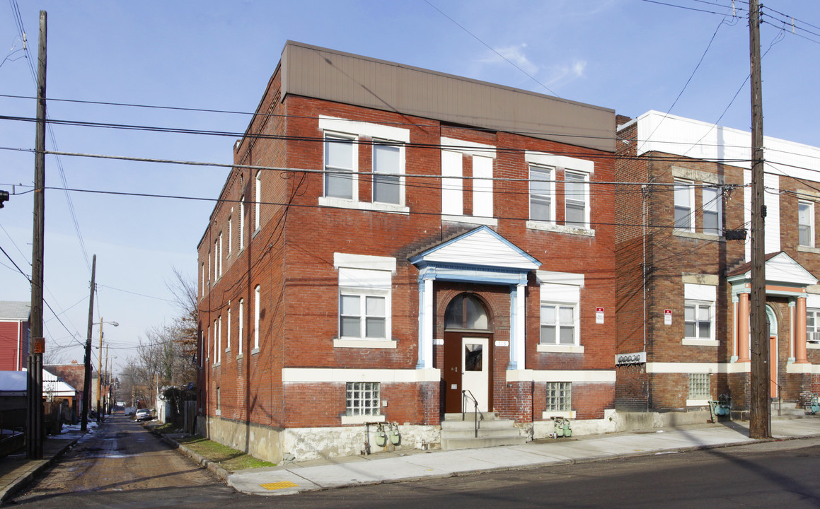 711-715 N Lang Ave in Pittsburgh, PA - Building Photo