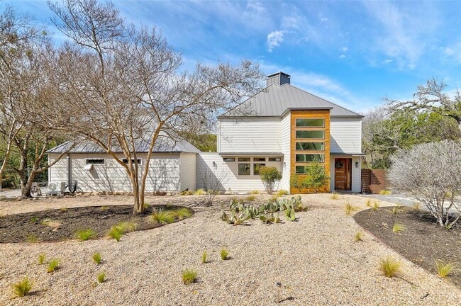 6 Sugar Creek Dr in West Lake Hills, TX - Building Photo - Building Photo