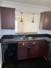 8600 N Sherman Cir in Miramar, FL - Foto de edificio - Building Photo